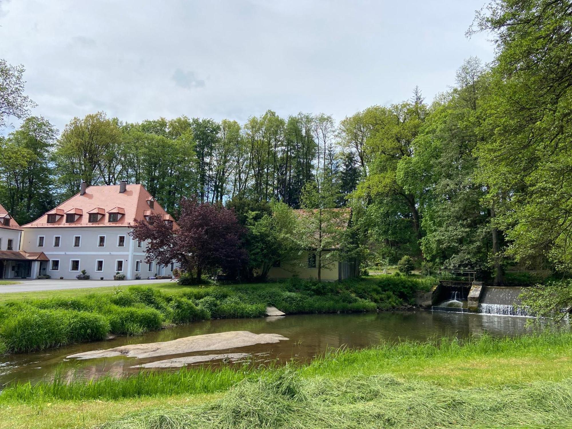 Landgasthof Kahrmühle Pressath Dış mekan fotoğraf